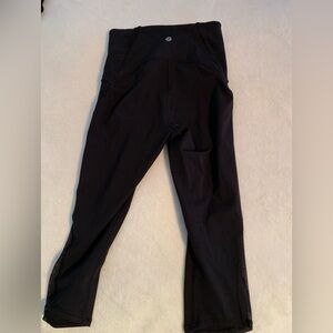 Lululemon size 4 super crop leggings